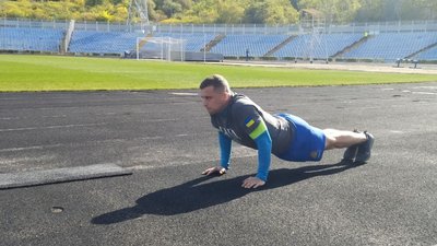 У Миколаєві ветерани АТО/ООС виконали комплекс спортивних вправ в пам’ять про загиблих військових У Миколаєві ветерани АТО/ООС виконали комплекс спортивних вправ в пам’ять про загиблих військових