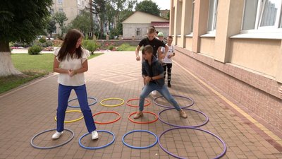 Два тижні навчатимуть основам демократії: на Вінниччині стартував літній клуб Два тижні навчатимуть основам демократії: на Вінниччині стартував літній клуб