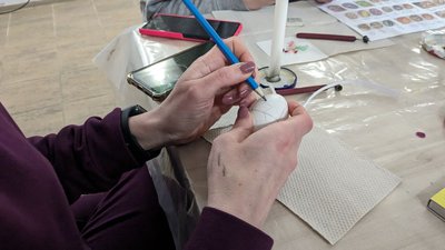 У Сумах провели майстер-клас із писанкарства у рамках проєкту "Від витоків до сьогодення" У Сумах провели майстер-клас із писанкарства у рамках проєкту "Від витоків до сьогодення"