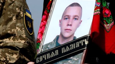 З трьома захисниками попрощалися у селищі Чупахівка на Охтирщині