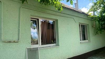 Армія РФ вдарила по Одноробівці на Харківщині: поранений чоловік Армія РФ вдарила по Одноробівці на Харківщині: поранений чоловік