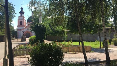 Біля римо-католицького храму в Запоріжжі дівчина здійснила самоспалення. Оновлюється