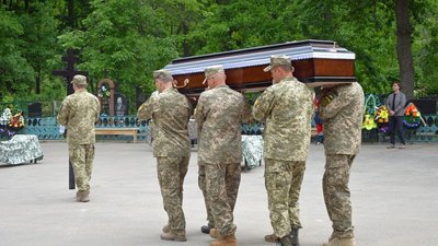 На Кіровоградщині прощатимуться з трьома бійцями На Кіровоградщині прощатимуться з трьома бійцями