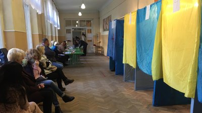 Вибори голови Дрогобицької ОТГ. Репортаж з дільниці Вибори голови Дрогобицької ОТГ. Репортаж з дільниці