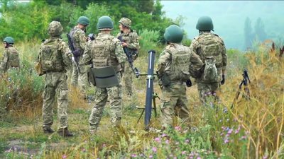Працюють у парі: показали, як тренуються вінницькі аеророзвідники та мінометники