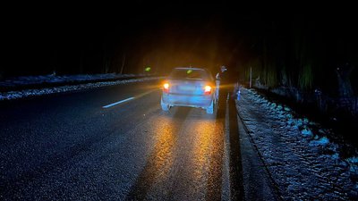 Правоохоронці з Тернопільщини допомогли переселенцям, які потрапили у ДТП