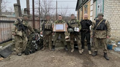 Павло Цапюк разом з військовими Павло Цапюк разом з військовими