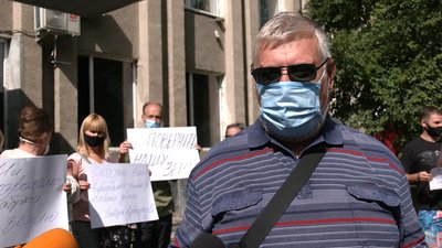 Мешканці будинків у центрі Рівного протестували проти нової висотки Мешканці будинків у центрі Рівного протестували проти нової висотки