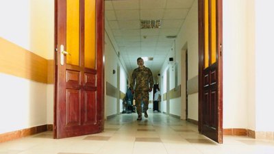 "Це війна батьків, а не дітей": тернополянин змінив кабінет головного лікаря на окопи "Це війна батьків, а не дітей": тернополянин змінив кабінет головного лікаря на окопи