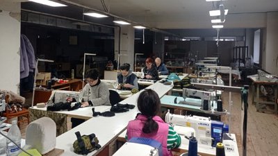 Тернопільські волонтери шиють військову амуніцію Тернопільські волонтери шиють військову амуніцію