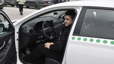Машина, на якій Михайло Курик складава практичний іспит на Хмельниччині Машина, на якій Михайло Курик складава практичний іспит на Хмельниччині