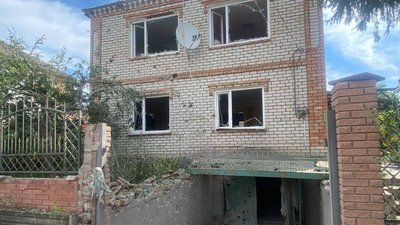 Армія РФ вдарила по Нікопольщині та Синельниківщині: пошкоджені будинки, електромережі, без води населений пункт