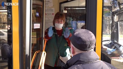 Як черкасці дістаються на роботу під час карантину Як черкасці дістаються на роботу під час карантину
