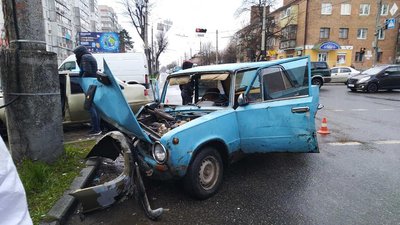 ДТП у Черкасах: двоє травмовано ДТП у Черкасах: двоє травмовано