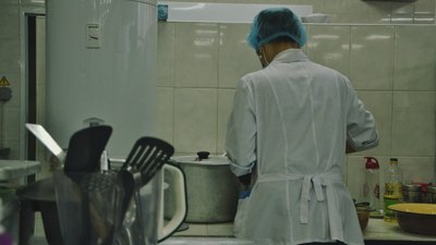 Гуляш, макарони та буряк: у школах Одеси запровадили нове меню Гуляш, макарони та буряк: у школах Одеси запровадили нове меню
