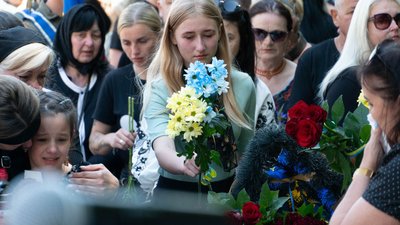 В Ужгороді попрощалися з полеглими захисниками Іваном Бородіним та Віктором Кущиком В Ужгороді попрощалися з полеглими захисниками Іваном Бородіним та Віктором Кущиком