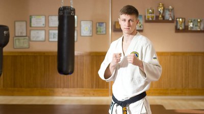Захищаючи Україну, загинув тренер та чемпіон з рукопашного бою Вадим Сотников з Дніпропетровщини