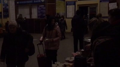 У Лубни приїхала евакуйована колона із Сум