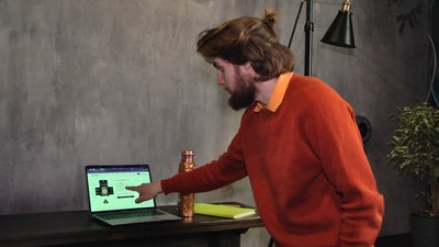 На платформі, розповідає один із розробників Андрій Соловей, волонтери можуть поширити інформацію про збір коштів, а благодійники – перевірити суми поповнення і зняття коштів. На платформі, розповідає один із розробників Андрій Соловей, волонтери можуть поширити інформацію про збір коштів, а благодійники – перевірити суми поповнення і зняття коштів.