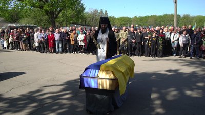 У Кропивницькому попрощалися з чотирма захисниками України У Кропивницькому попрощалися з чотирма захисниками України