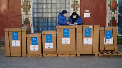 Лікарні Херсонщини отримали три нові апарати штучної вентиляції легень