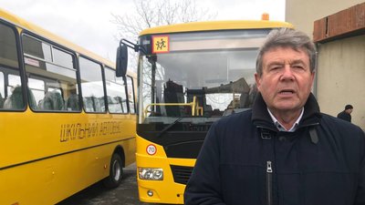 На Тернопільщині громада закупила шкільні автобуси На Тернопільщині громада закупила шкільні автобуси