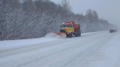 У Житомирі та області дороги розчищатимуть від снігу цілодобово У Житомирі та області дороги розчищатимуть від снігу цілодобово