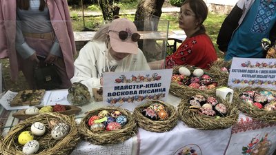 В Ужгороді під час благодійного фестивалю збирали гроші на дрони для ЗСУ В Ужгороді під час благодійного фестивалю збирали гроші на дрони для ЗСУ