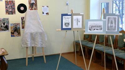 У Рівному презентували персональну виставку художниці-крапкарки У Рівному презентували персональну виставку художниці-крапкарки
