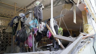 Внаслідок російського обстрілу у Харкові горіла школа: загинула жінка Внаслідок російського обстрілу у Харкові горіла школа: загинула жінка