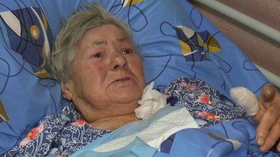 "Я кажу: "Жива, але руку відірвало". Думала, що в мене рука відірвана": поранена — про ракетний удар по Селидовому