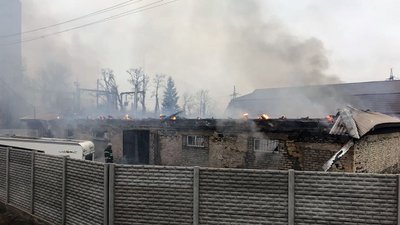 У Кривому Розі сталася пожежа в меблевому цеху У Кривому Розі сталася пожежа в меблевому цеху