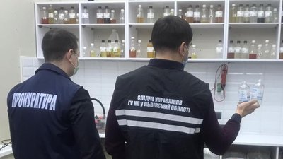 У Львові затримали чоловіка, якого підозрюють у виготовленні фальсифікованого антисептика