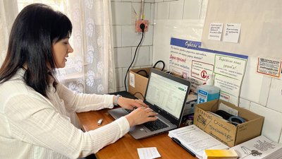 На Закарпатті три дні працює волонтерський медичний пункт для вимушених переселенців На Закарпатті три дні працює волонтерський медичний пункт для вимушених переселенців