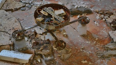 Зруйнований вибухом будинок на Хуторському в Одесі почали ремонтувати Зруйнований вибухом будинок на Хуторському в Одесі почали ремонтувати