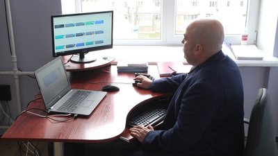 Віктор Фелонюк створив на основі сучасних розробок платформу для вчителів і учнів гімназії. Віктор Фелонюк створив на основі сучасних розробок платформу для вчителів і учнів гімназії.