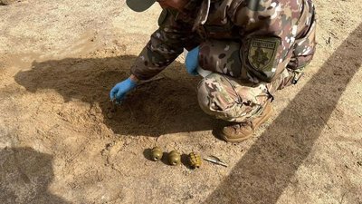 На Миколаївщині підлітки знайшли гранати на дитячому майданчику