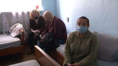 У Черкасах від коронавірусу щеплюють містян поважного віку У Черкасах від коронавірусу щеплюють містян поважного віку