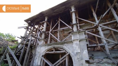Частина замку у Поморянах Частина замку у Поморянах