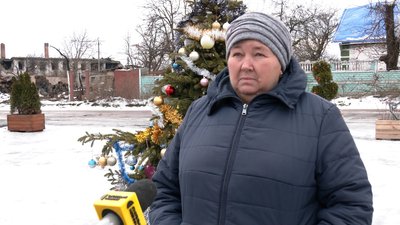 "Сумненький буде Новий рік". Як жителі Новоселівки готуються зустрічати 2023-ій "Сумненький буде Новий рік". Як жителі Новоселівки готуються зустрічати 2023-ій