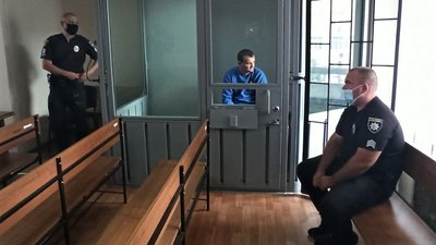 Керівника Кропивницької Льотної академії, якого підозрювали у хабарництві, відпустили з зали суду Керівника Кропивницької Льотної академії, якого підозрювали у хабарництві, відпустили з зали суду