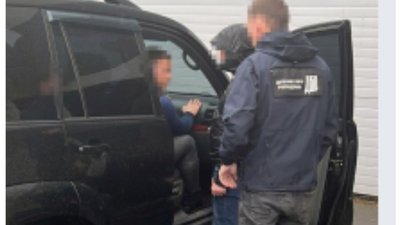 Були продані за 100 тисяч доларів. На Одещині вилучили з продажу цигарки, які мали бути передані ЗСУ Були продані за 100 тисяч доларів. На Одещині вилучили з продажу цигарки, які мали бути передані ЗСУ