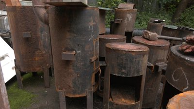 Буржуйки, які виготовили комунальники Буржуйки, які виготовили комунальники