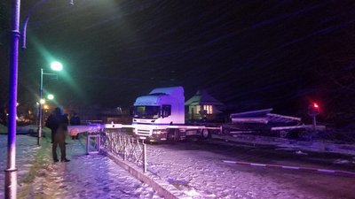 На Рівненщині ремонтують переїзд, на якому потяг протаранив вантажівку На Рівненщині ремонтують переїзд, на якому потяг протаранив вантажівку
