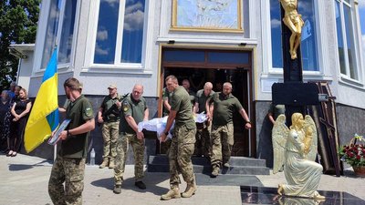 На Закарпатті попрощалися із полеглим на війні Валерієм Полончиком