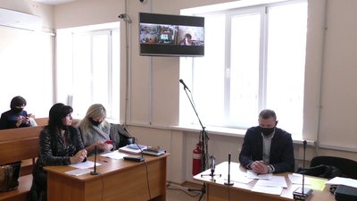 Підозрювана у держзраді херсонка носитиме електронний браслет ще два місяці Підозрювана у держзраді херсонка носитиме електронний браслет ще два місяці