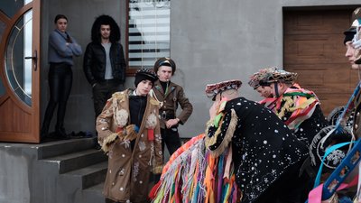 У селі на Буковині святкують Маланку на Новий рік. Як це відбувається У селі на Буковині святкують Маланку на Новий рік. Як це відбувається