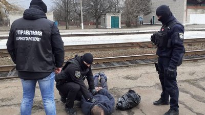 На Луганщині "на гарячому" затримали групу квартирних крадіїв. ФОТО