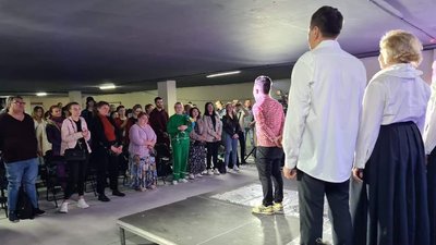 Черкаські театрали передали гуманітарному центру Черкас понад п'ять тисяч гривень