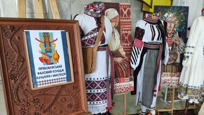 Тернопільська майстриня презентувала 20 ляльок у вишиванках Тернопільська майстриня презентувала 20 ляльок у вишиванках